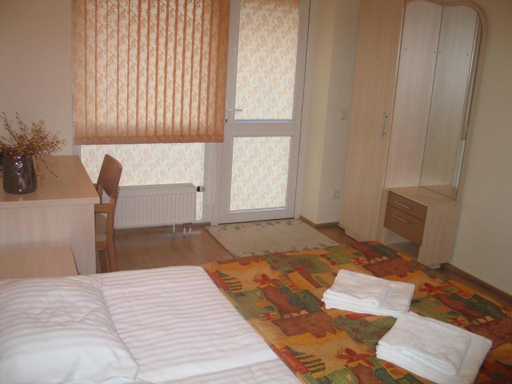 Luna Hotel Marijampolė Стая снимка