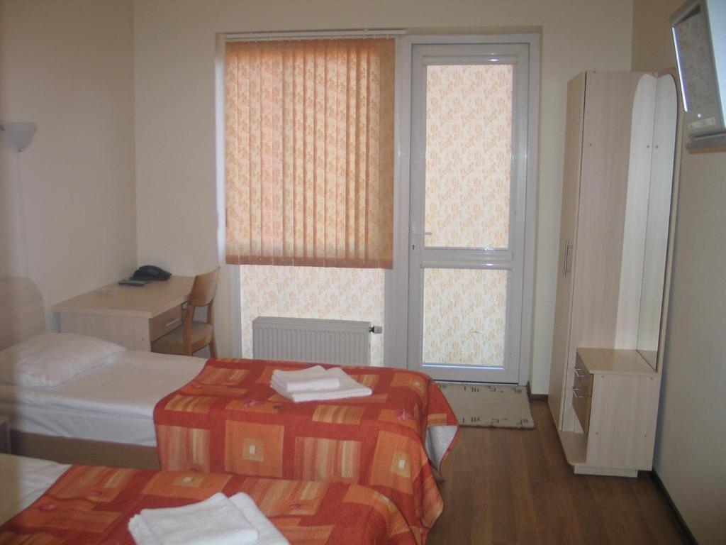 Luna Hotel Marijampolė Стая снимка