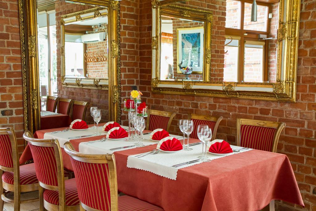 Luna Hotel Marijampolė Екстериор снимка