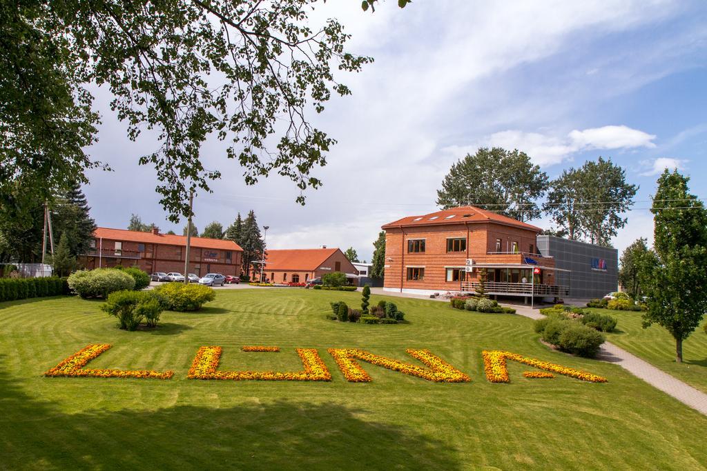 Luna Hotel Marijampolė Екстериор снимка
