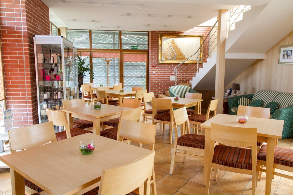 Luna Hotel Marijampolė Екстериор снимка